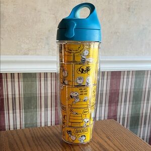 EUC PEANUTS Tervis Blue and Yellow Tumbler 20 ounce. Dishwasher safe top rack.